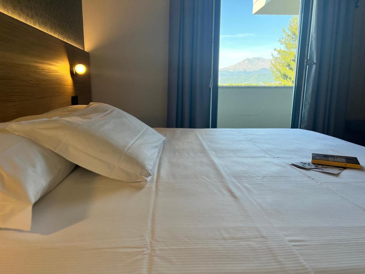 Hotel Gardenia Romano Canavese ภายนอก รูปภาพ