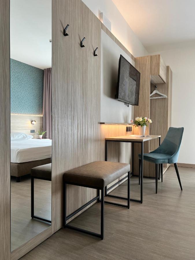 Hotel Gardenia Romano Canavese ภายนอก รูปภาพ