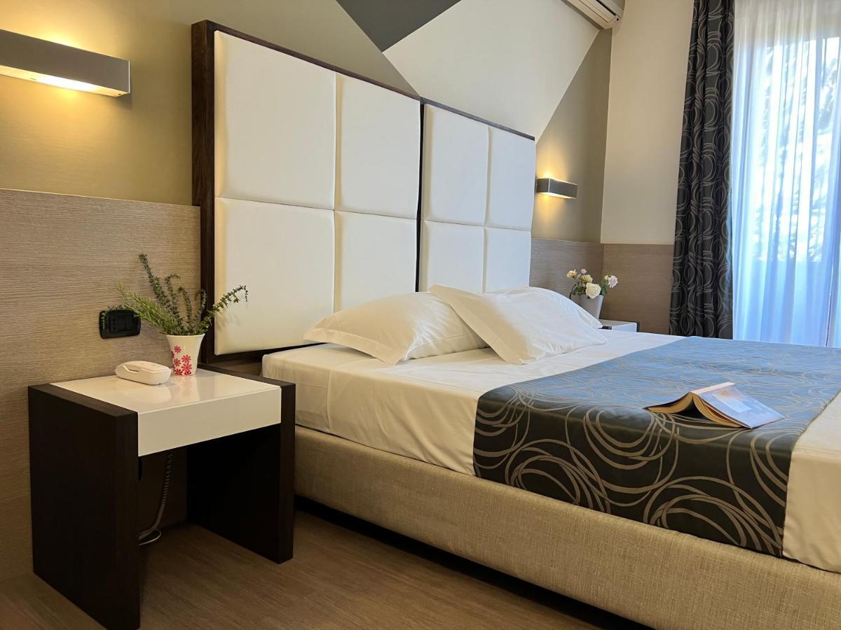 Hotel Gardenia Romano Canavese ภายนอก รูปภาพ