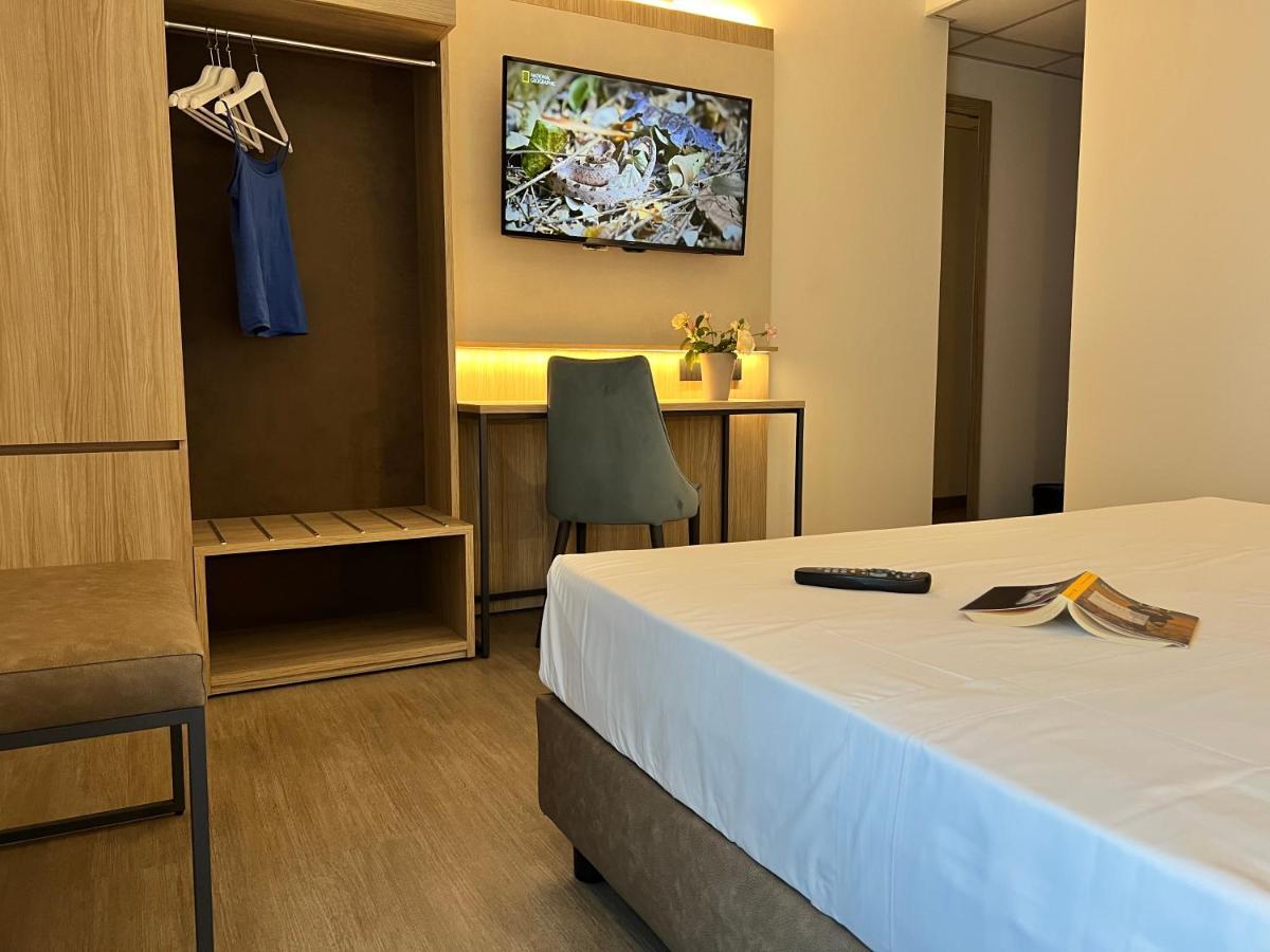 Hotel Gardenia Romano Canavese ภายนอก รูปภาพ