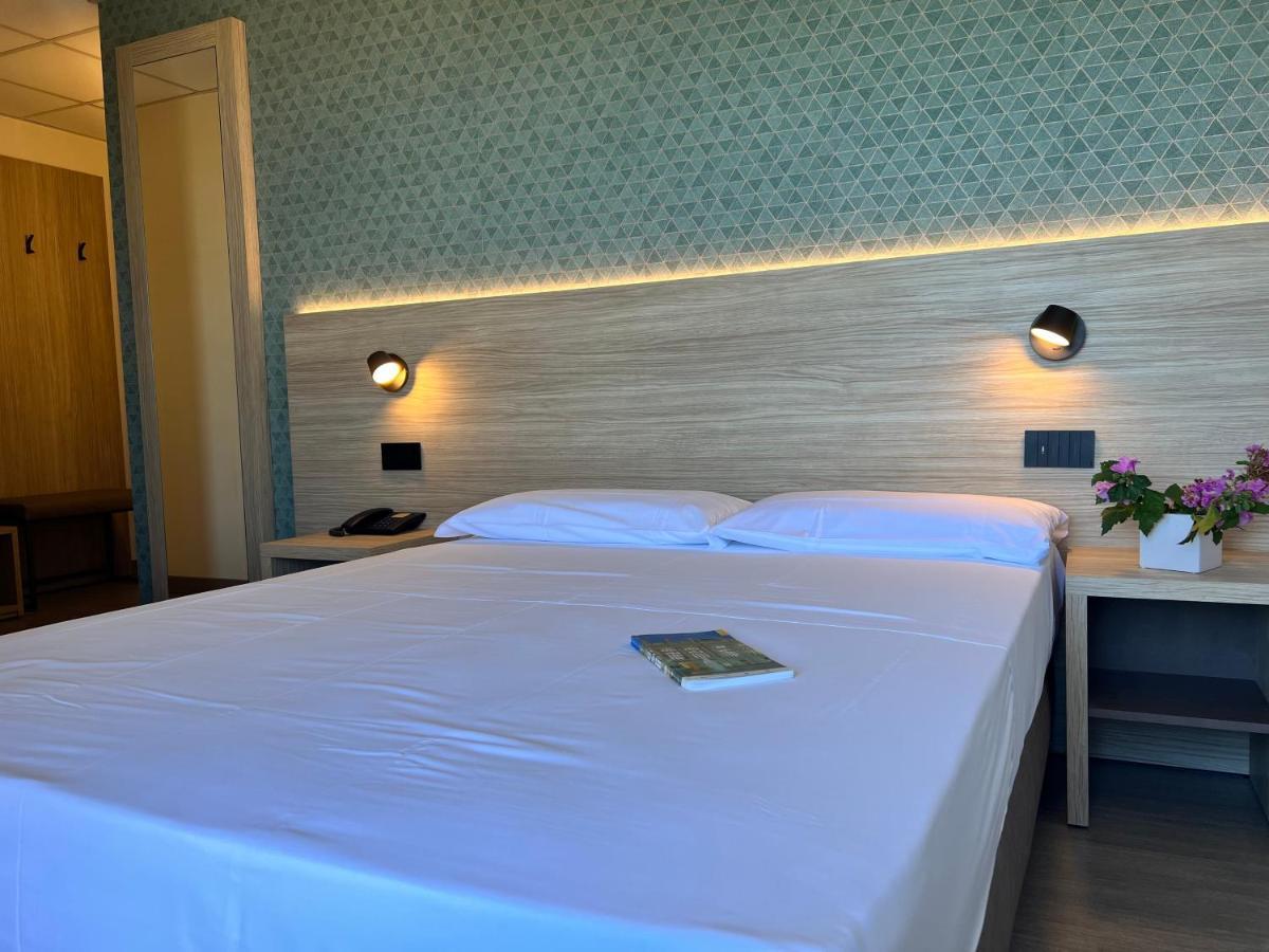 Hotel Gardenia Romano Canavese ภายนอก รูปภาพ