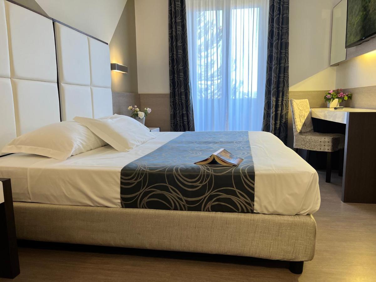 Hotel Gardenia Romano Canavese ภายนอก รูปภาพ
