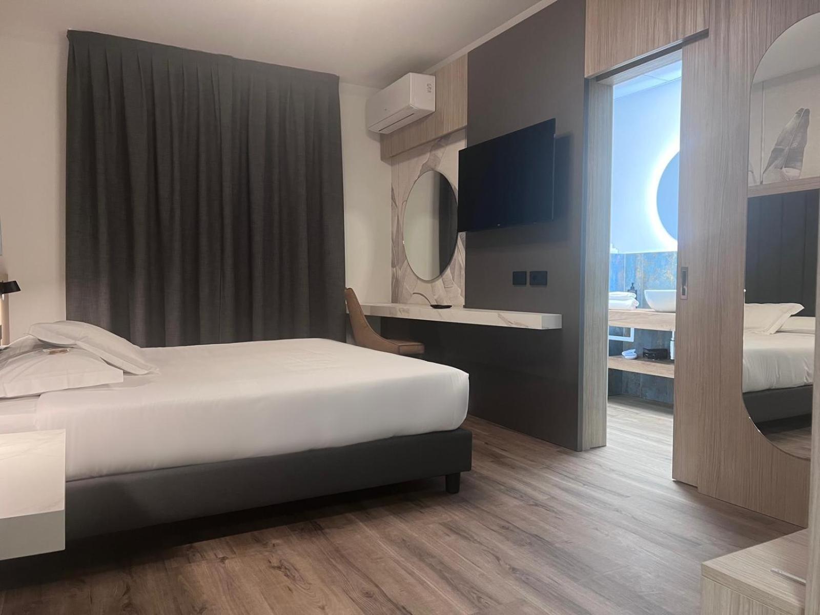 Hotel Gardenia Romano Canavese ภายนอก รูปภาพ