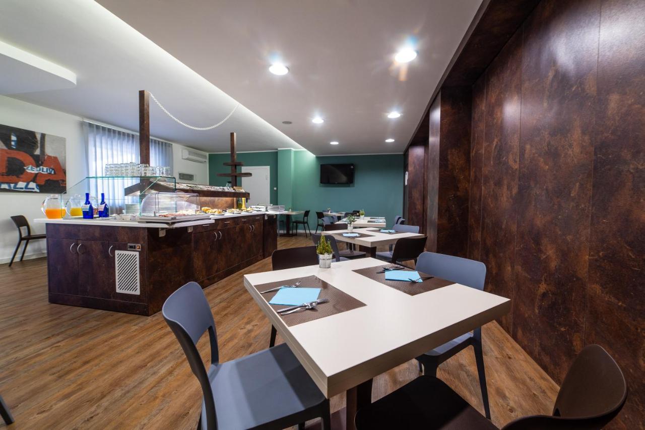 Hotel Gardenia Romano Canavese ภายนอก รูปภาพ