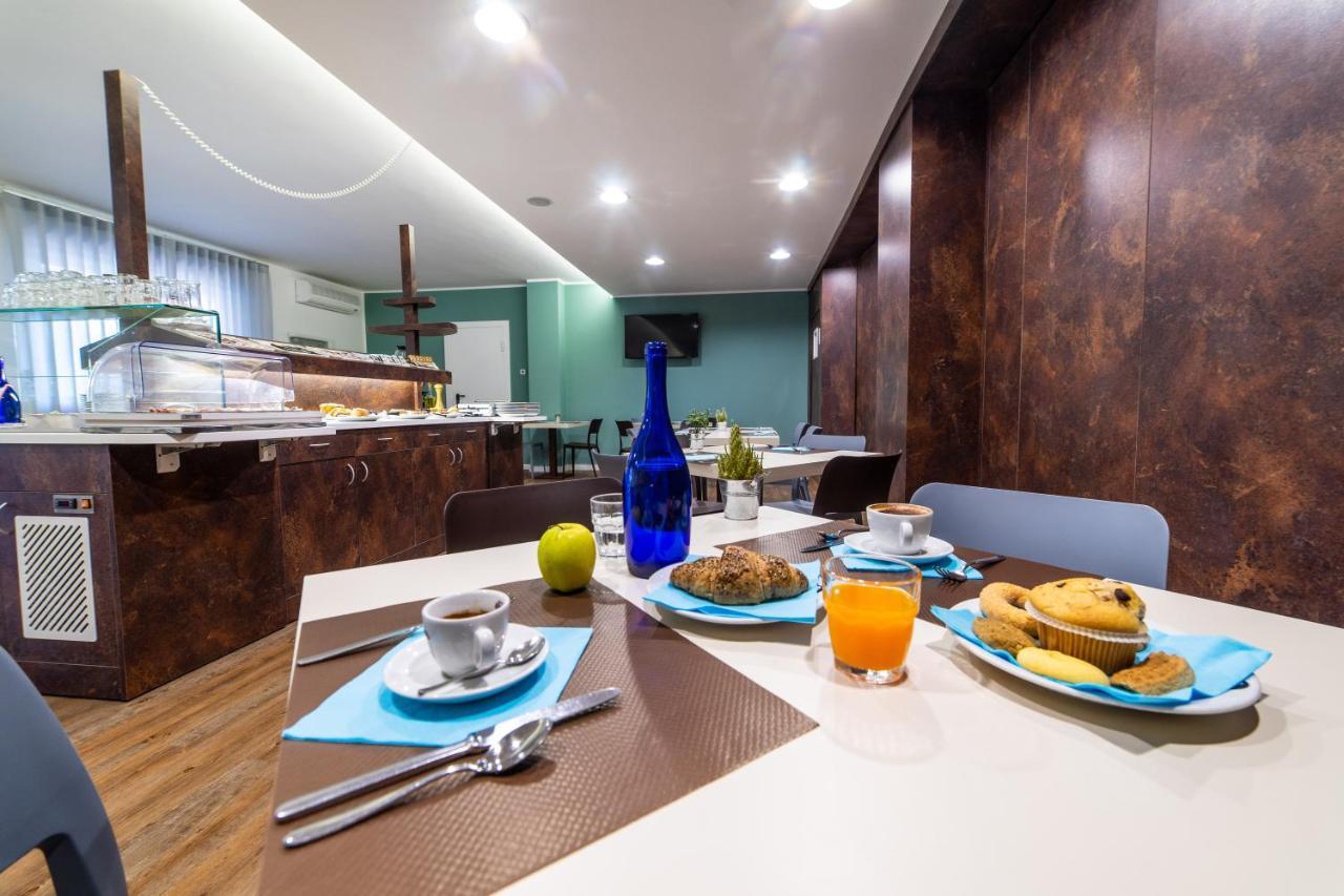 Hotel Gardenia Romano Canavese ภายนอก รูปภาพ